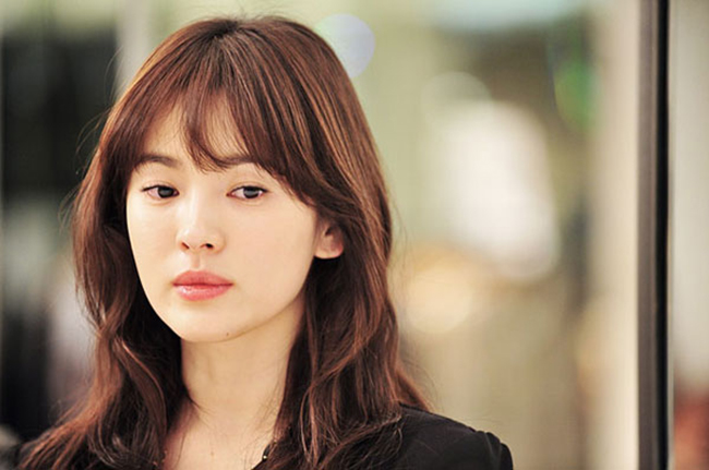 Khó có thể tìm thấy nhược điểm trên khuôn mặt của Song Hye Kyo.